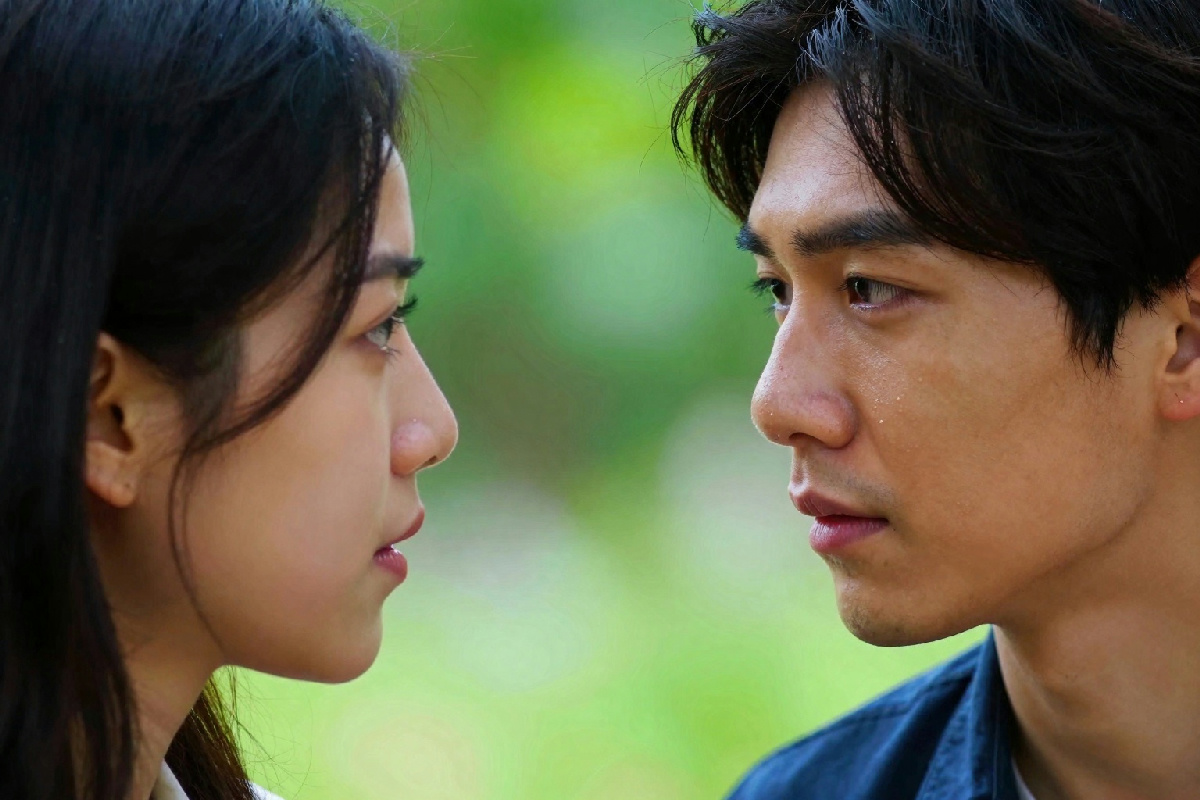 Il silenzio che parla: cosa rivela il non interrompere una conversazione secondo la psicologia